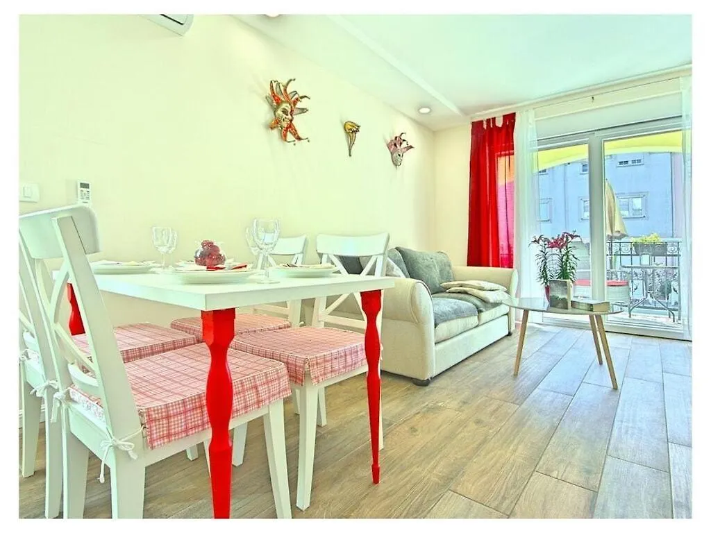 Villa Luka Apartment Red With Pool 0*, Funtana Croatia