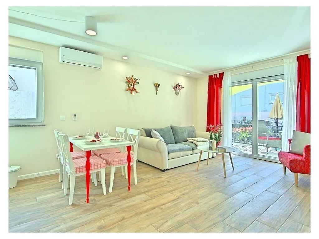 Vikendica Villa Luka Apartment Red With Pool