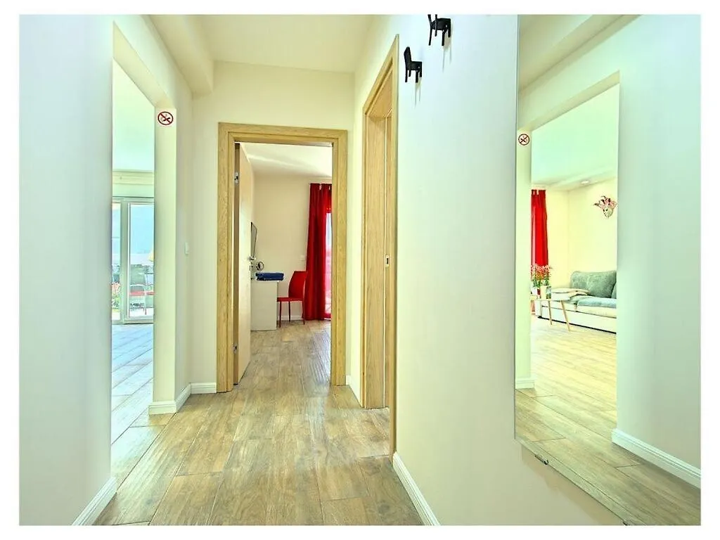 Villa Luka Apartment Red With Pool Funtana