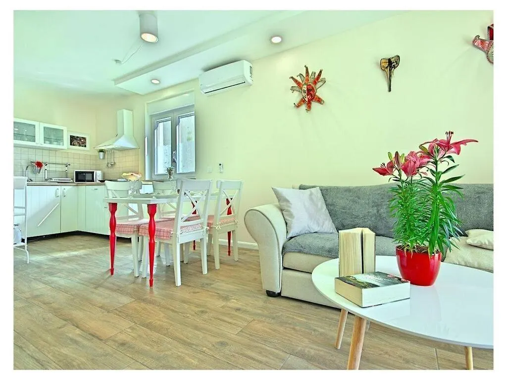 Holiday home Villa Luka Apartment Red With Pool Funtana Croatia
